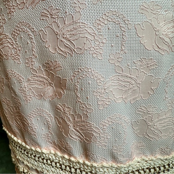 Potters Pink Lace Crochet Mini Skirt - Y2K Inspired, M - Picture 8 of 16